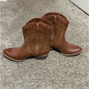 Coconuts Boots/booties